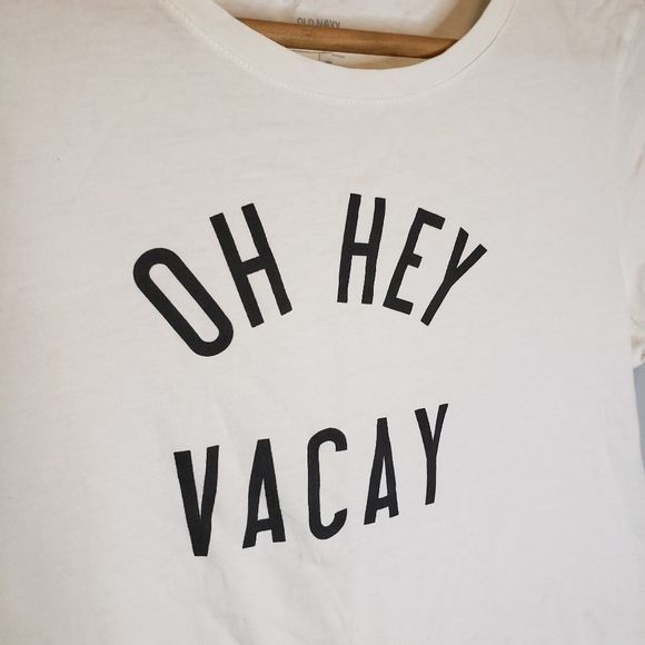 3 for $25 Old Navy Oh Hey Vacay White Ladies tee-shirt small t-shirt - Picture 2 of 4